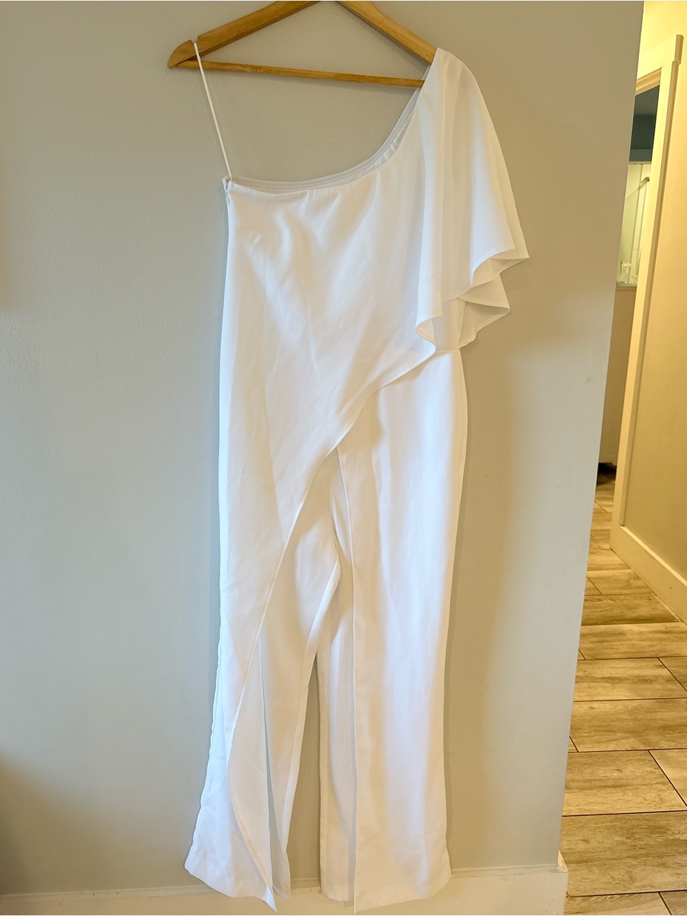 Venus women’s White One-Shoulder Ruffled Jumpsuit size 8, bridal inspo